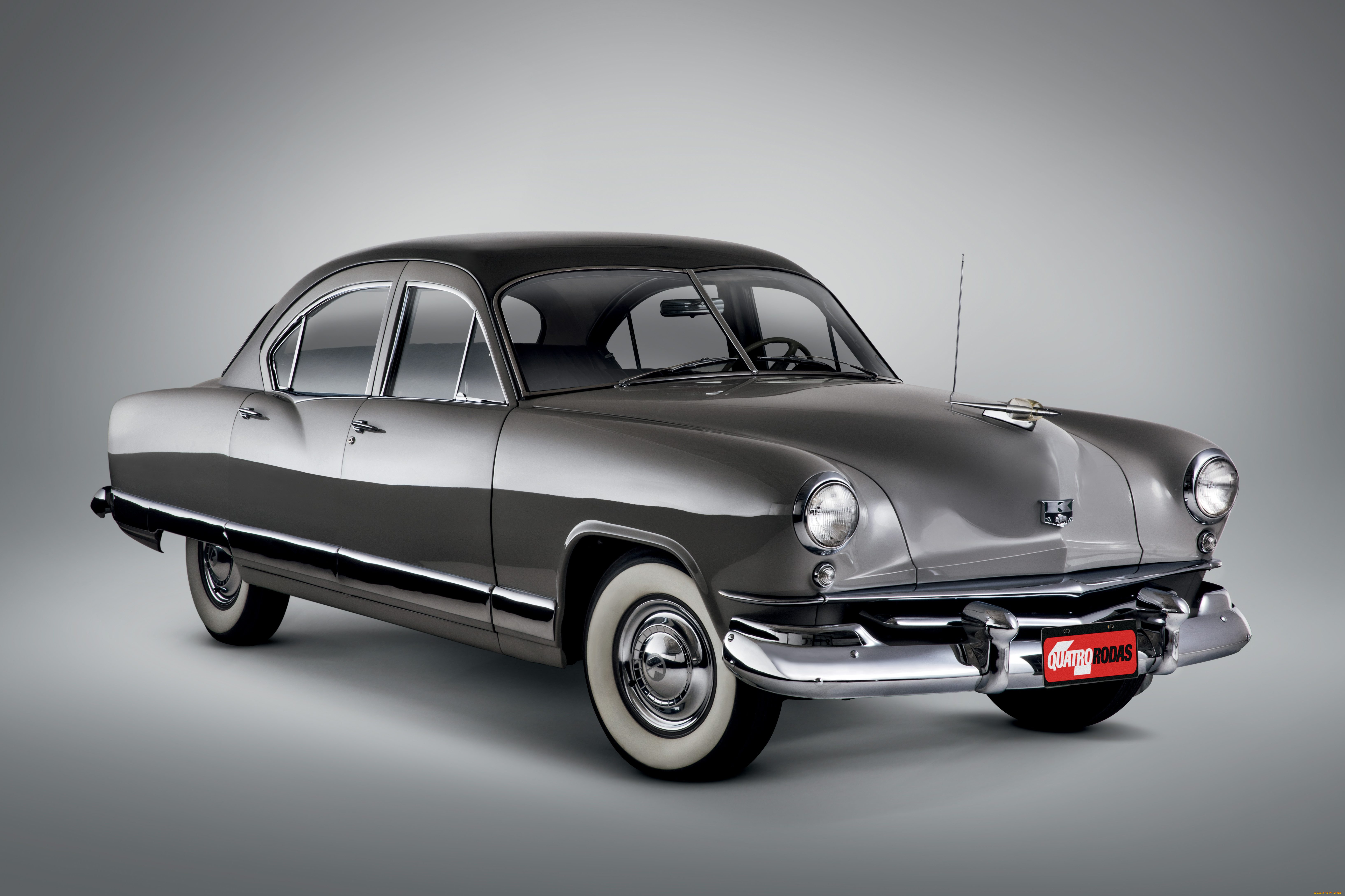 Машина делюкс. Кайзер автомобиль. Kaiser Business Coupe 1951. Делюкс автомобиль. 1951 Kaiser Dragon 4dr.